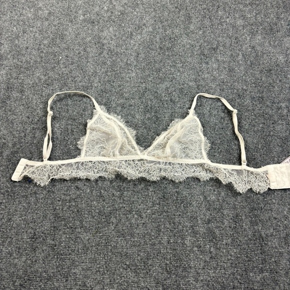 VICTORIA’S SECRET Women’s White lace Bralette size: Small - Picture 1 of 6